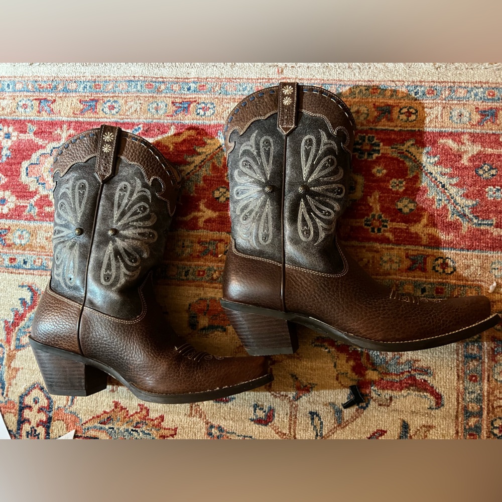 Ariat like new western boots women’s 9.5B